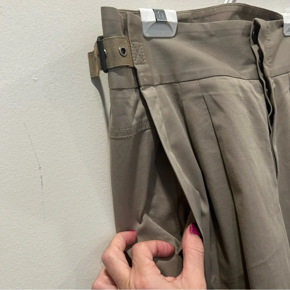 Philosophy by Alberta Ferretti Khaki Pleated Skirt with Buckle Details. Size 6